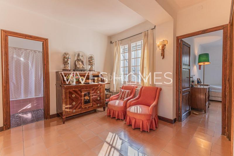 Foto 65bcaa1e-8c71-4786-8b9c-2f6f5ab15e35. Casa desde vives homes queremos presentarles esta espectacular masía con unas vistas impresionantes a mar y montaña en Mataró