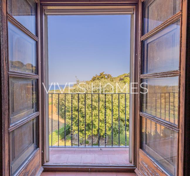 Foto 745487ec-7441-452e-9a9c-76b3776efc1e. Casa desde vives homes queremos presentarles esta espectacular masía con unas vistas impresionantes a mar y montaña en Mataró