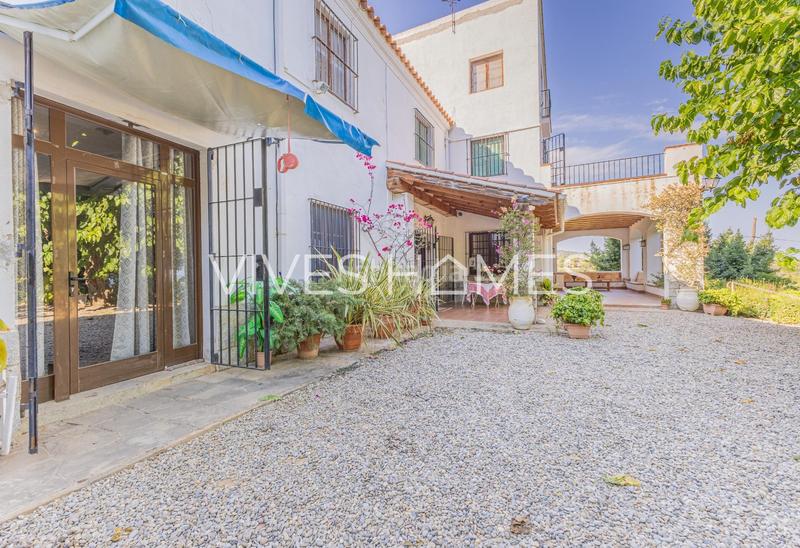 Foto 75bebbd4-b997-45cb-a169-d46324369dcf. Casa desde vives homes queremos presentarles esta espectacular masía con unas vistas impresionantes a mar y montaña en Mataró