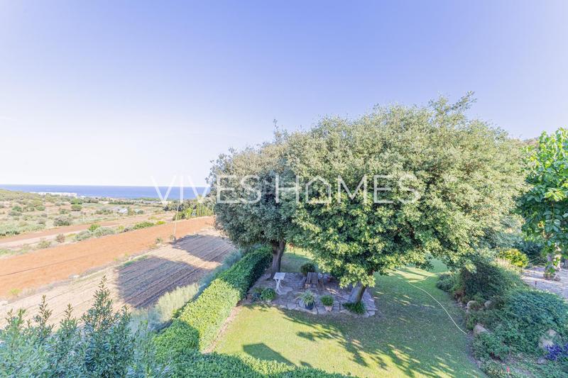 Foto 7f8e74f7-c2aa-4bc6-af4b-286ac3e7762e. Casa desde vives homes queremos presentarles esta espectacular masía con unas vistas impresionantes a mar y montaña en Mataró