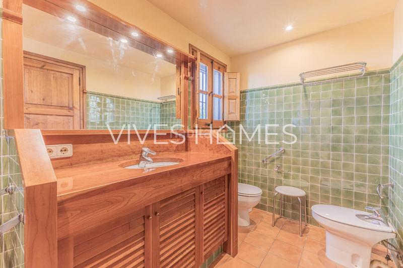 Foto c3b35bcb-d30a-440d-b9da-da32549e15e0. Casa desde vives homes queremos presentarles esta espectacular masía con unas vistas impresionantes a mar y montaña en Mataró