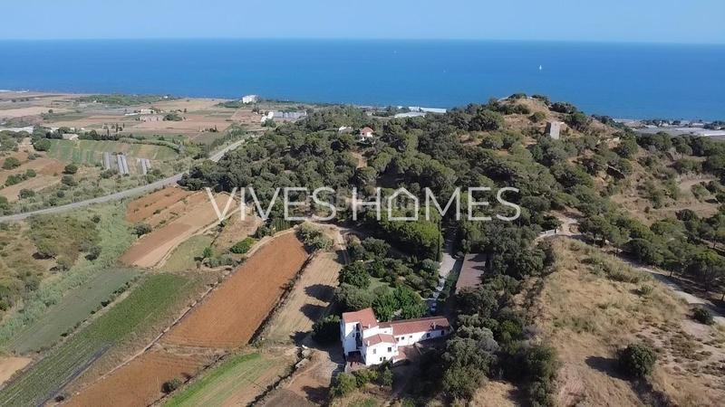 Foto c638937d-582d-482e-9e84-28fd79793f38. Casa desde vives homes queremos presentarles esta espectacular masía con unas vistas impresionantes a mar y montaña en Mataró