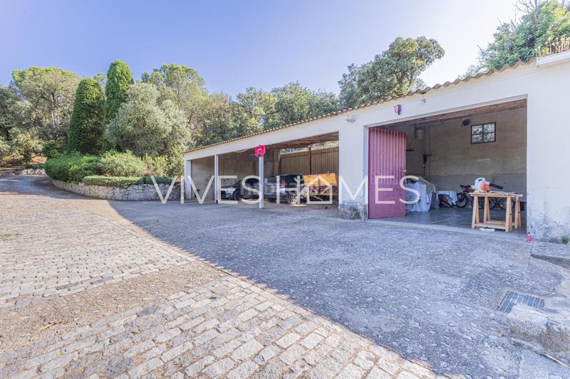 Foto c765d3e5-eaf1-460a-9c45-99985f26480b. Casa desde vives homes queremos presentarles esta espectacular masía con unas vistas impresionantes a mar y montaña en Mataró