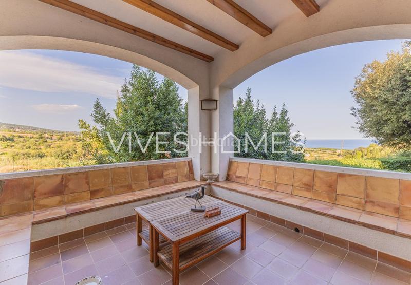 Foto eca31094-e237-405d-a014-7c393cbadb78. Casa desde vives homes queremos presentarles esta espectacular masía con unas vistas impresionantes a mar y montaña en Mataró
