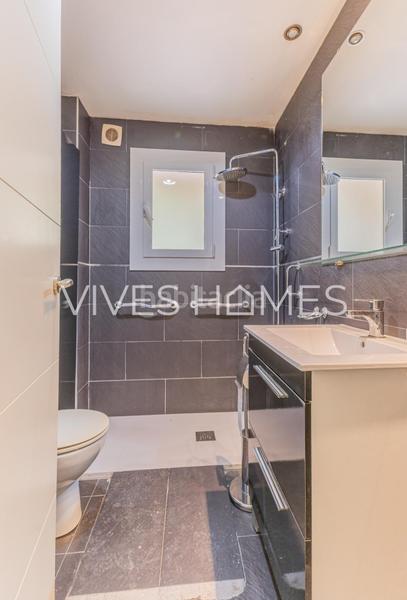 Foto ed0f1f40-ba0c-4b65-bcb2-c49f8b1d73f5. Piano terra con riscaldamento piscina in Caldes d´Estrac