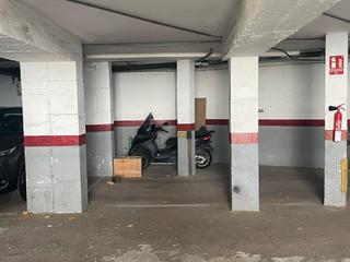 Car parking in Calle Sta. Teresa