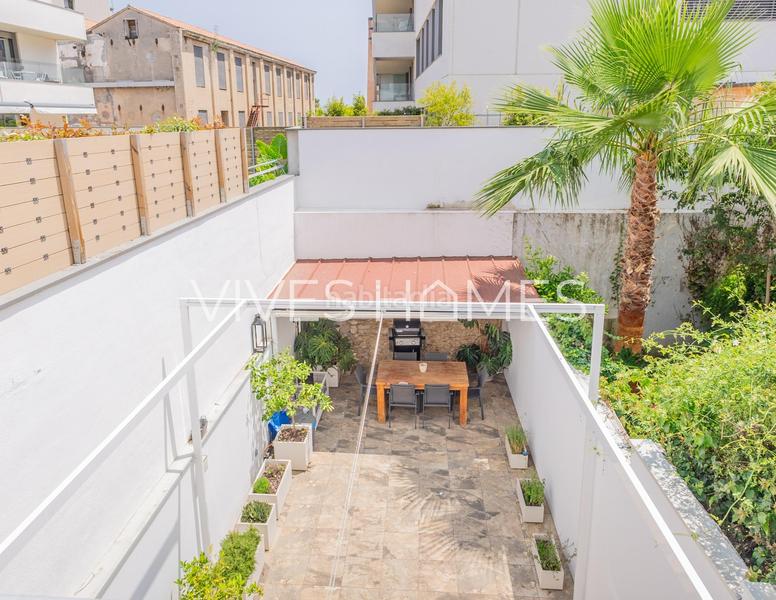 Foto 43dad4f9-c639-48d7-838e-96d95d6e54af. Casa amb aparcament a Centre Mataró