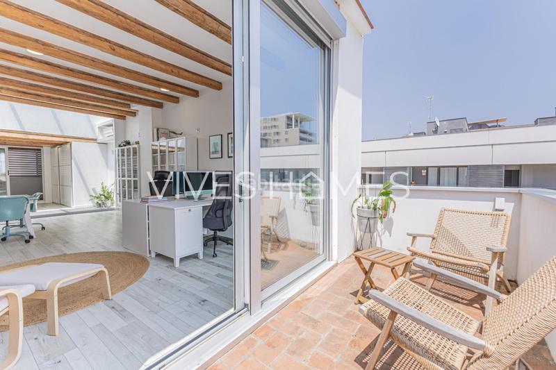 Foto 6fbb7d7d-184b-4366-a70c-7a80f833793b. Casa amb aparcament a Centre Mataró