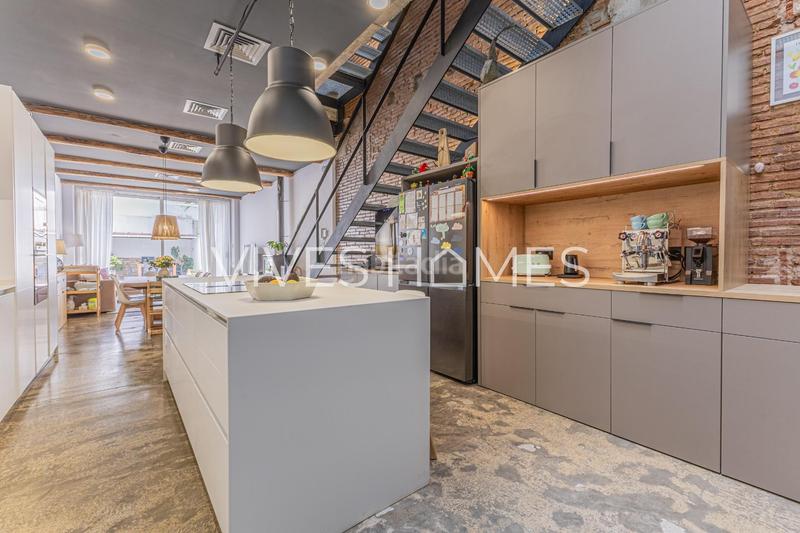 Foto 7bb085bc-bbc0-4dec-9bfd-aaf4172c2cc8. Casa amb aparcament a Centre Mataró