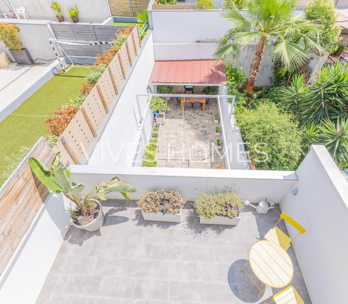 Foto c7d3fe66-f107-448b-802e-30b19b5f5d87. Casa amb aparcament a Centre Mataró