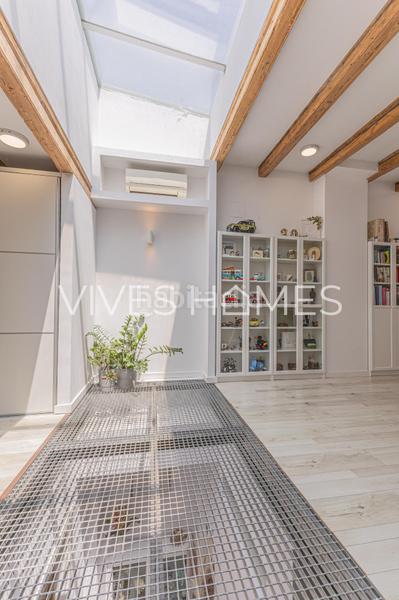 Foto f7bb847d-fe5d-412b-9522-644cf98c41bb. Casa amb aparcament a Centre Mataró