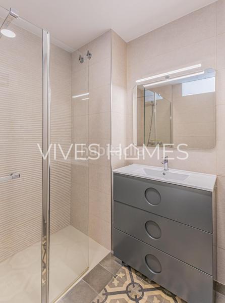 Foto f8876fc8-c1aa-47d6-ad2a-665d386da166. Casa amb aparcament a Centre Mataró