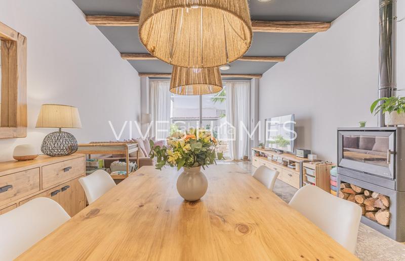 Foto f9774f05-e797-4a85-946d-bcafd3b272a6. Casa amb aparcament a Centre Mataró