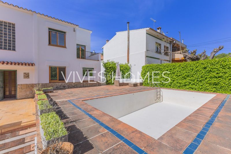 Foto 526218bd-4f35-462b-9885-a91f0b3436fc. Chalet casachalet en venta en Canyamars en Canyamars Dosrius