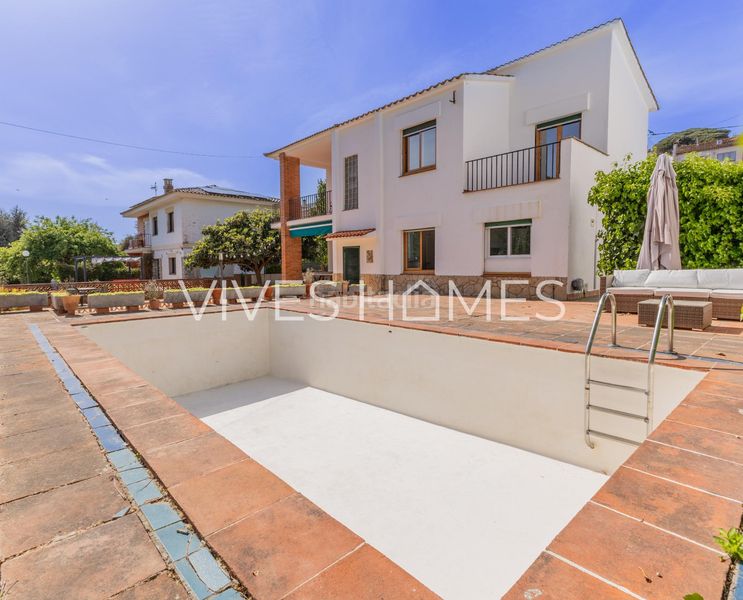 Foto c48e52bd-0df6-4f13-a07a-76928add605a. Chalet casachalet en venta en Canyamars en Canyamars Dosrius