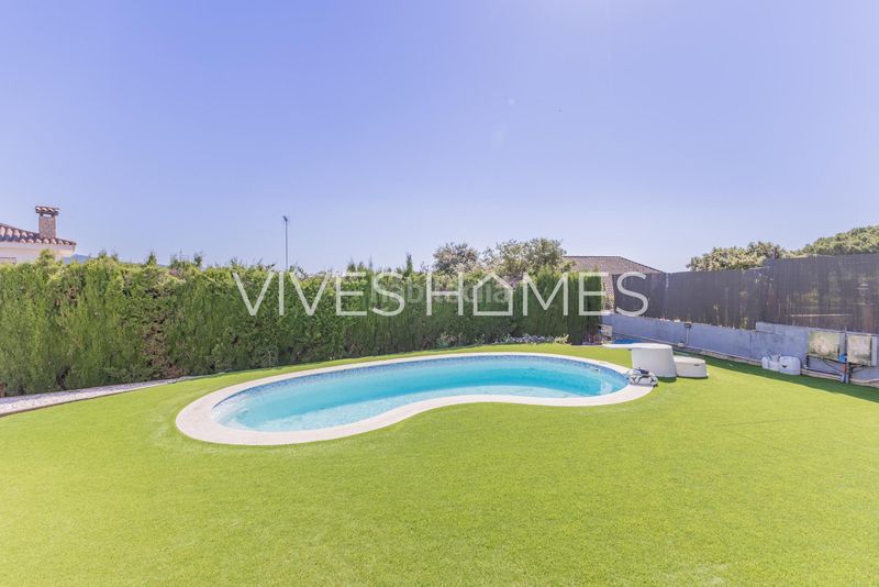 Foto e9e29aae-d1b2-4547-94ff-30e621417830. Xalet amb calefacció aparcament piscina a Urbanitzacions Arenys de Mar