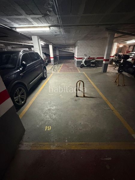 Foto ab392341-67a5-4aba-8e7d-479eff882ad5. Aparcament cotxe a Centre Sant Andreu de Llavaneres