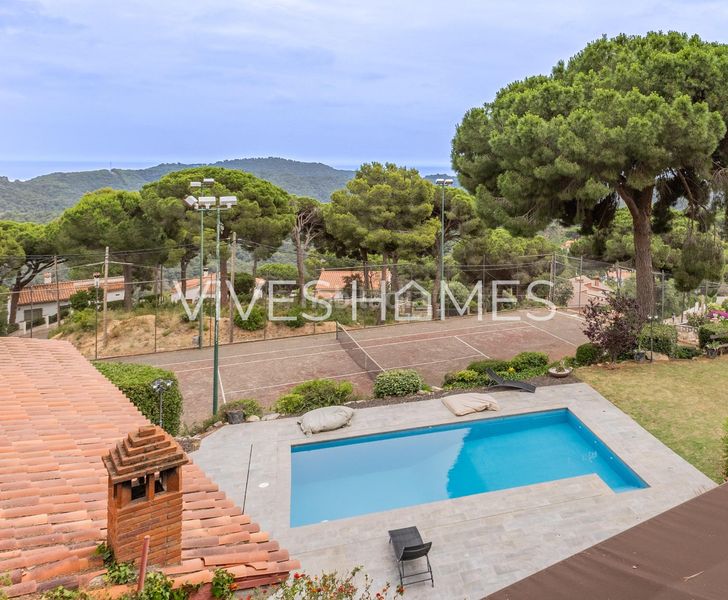 Foto 270d1cef-ee6f-49a7-b259-8dc7fd9a53c7. Casa amb calefacció aparcament piscina a Sant Cebrià de Vallalta