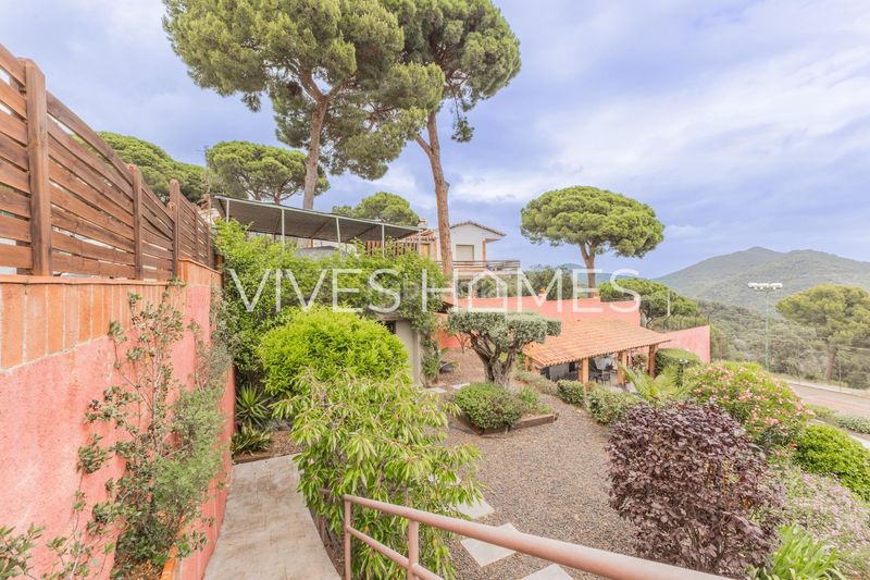 Foto 66fe70eb-86a8-4db5-9389-3b6b09731fa2. Casa amb calefacció aparcament piscina a Sant Cebrià de Vallalta