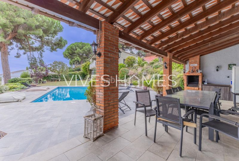 Foto affe9c81-4554-45e4-a852-b33cefe2a4e2. Casa amb calefacció aparcament piscina a Sant Cebrià de Vallalta