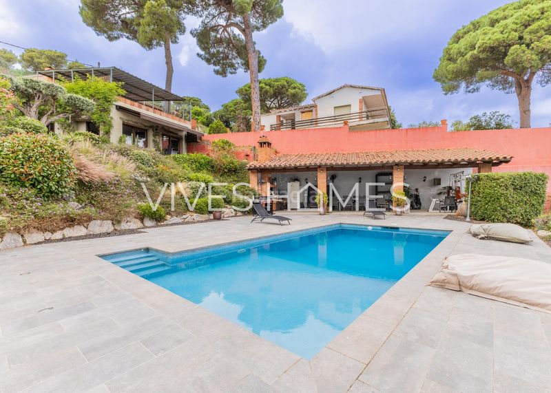 Foto bd72d964-f3db-4d64-8a91-3e5e4ffa40c4. Casa amb calefacció aparcament piscina a Sant Cebrià de Vallalta
