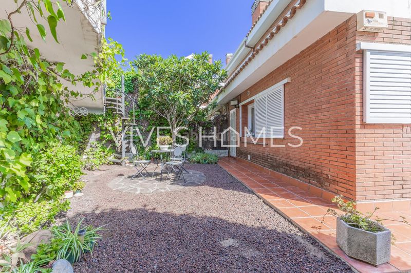 Foto 479d061a-58af-45c9-a757-06bad190575e. Casa aparellada amb calefacció aparcament piscina a Sant Andreu de Llavaneres