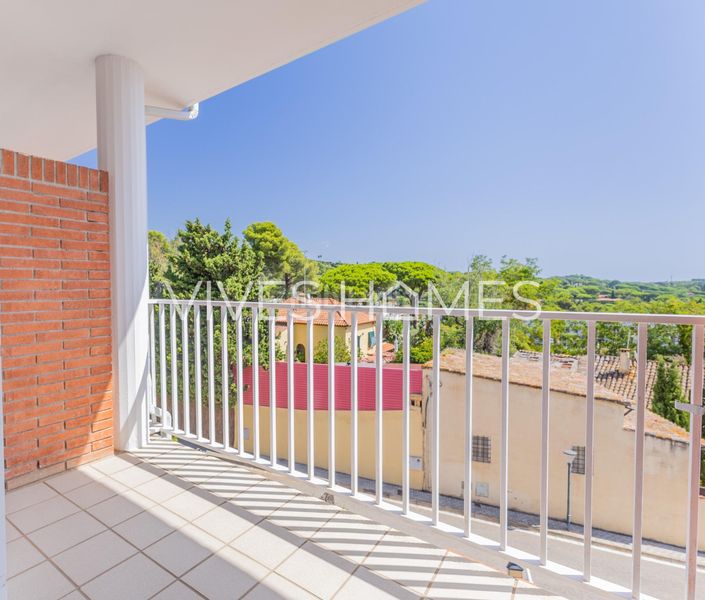 Foto 4918a989-4894-481e-a5c7-5f7ef7e4b375. Casa aparellada amb calefacció aparcament piscina a Sant Andreu de Llavaneres