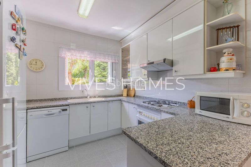 Foto c34d1cbe-6d0a-43f8-8463-a5c05e849111. Casa aparellada amb calefacció aparcament piscina a Sant Andreu de Llavaneres