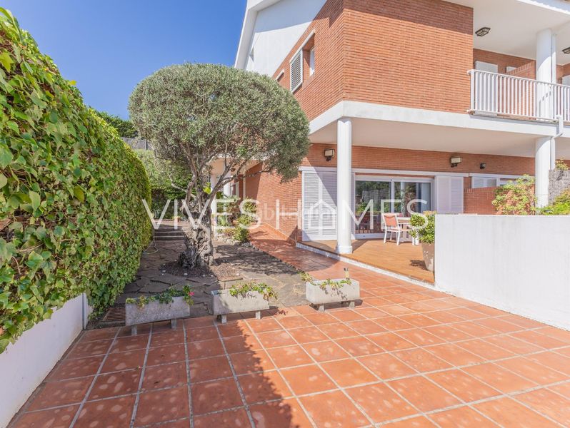 Foto c7665eec-8e62-46a2-a482-d3ff5e6bf739. Casa aparellada amb calefacció aparcament piscina a Sant Andreu de Llavaneres