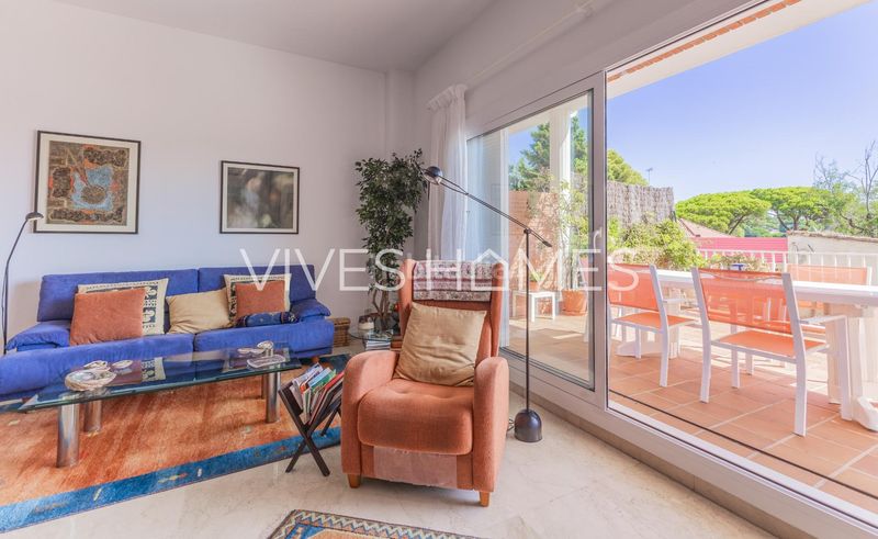 Foto d8ec08a8-90c1-4853-a498-414245846a2e. Casa aparellada amb calefacció aparcament piscina a Sant Andreu de Llavaneres