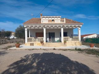 Xalet a Carrer cervantes 71. Chalet en chorré de catí, castalla