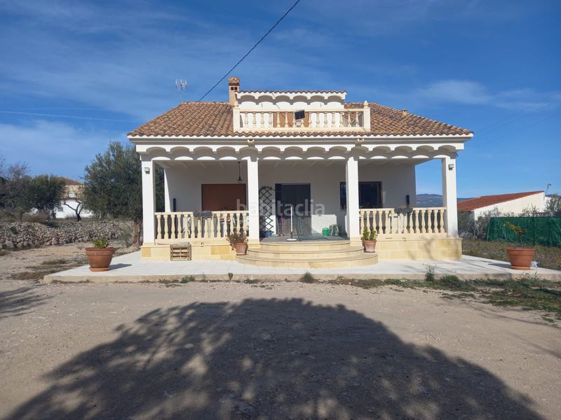 Foto 4f1326e4-5821-46fb-99e4-dbf626a4736a. Chalet in carrer cervantes 71 in Castalla