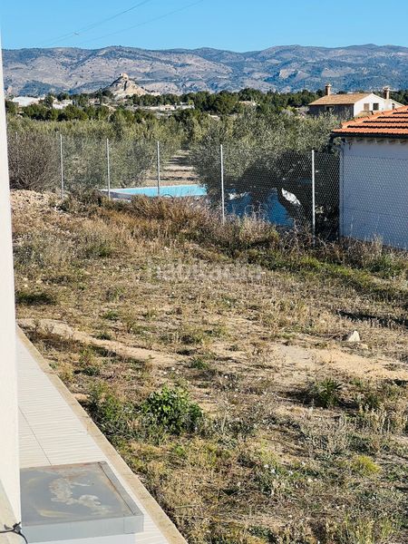 Foto 7736f564-2c8e-4a71-ac3d-4b7903cbe3a3. Chalet in carrer cervantes 71 in Castalla