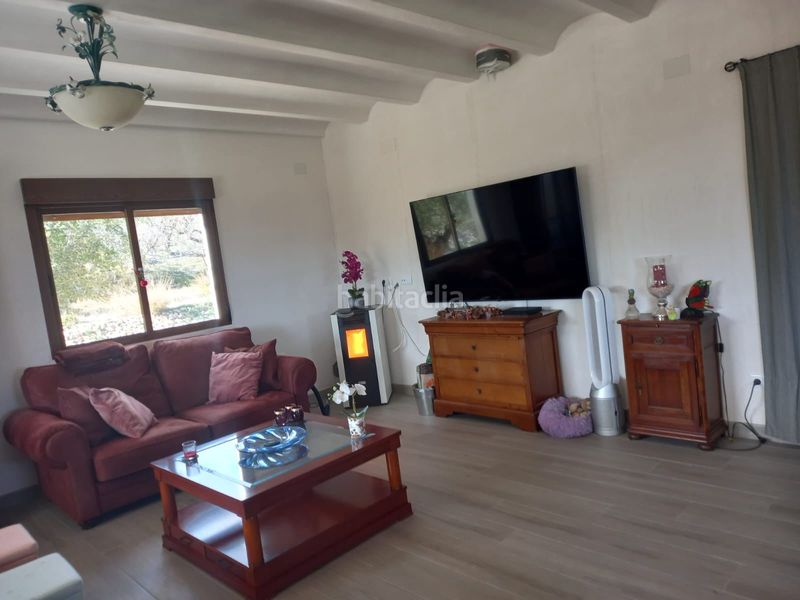 Foto a8a6a677-9c3f-45f4-b81e-8da584ba6081. Chalet in carrer cervantes 71 in Castalla