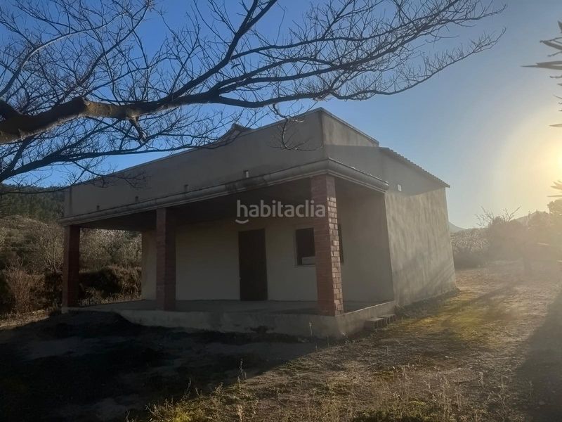 Foto 9128ba7b-184c-494d-957c-5ed0a40f7d21. Chalet in carrer cervantes 71 in Castalla