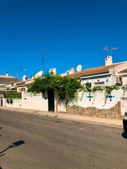 Casa adossada a Carrer de sella 10. Casa adosada en el amerador campello