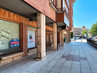 Location Local commercial à Calle santiago amón 2