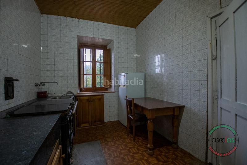 Foto f21e6b7a-3e64-4d46-871d-c3772e970ad5. Maison avec chauffage parking dans Cabranes