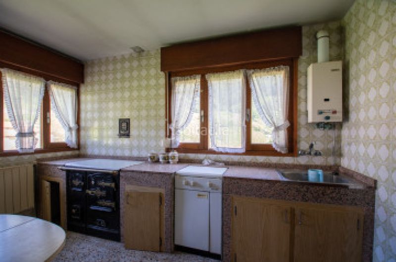 Foto 1d8a8948-1b08-48b5-a2ed-6d246b66f546. Casa amb calefacció aparcament a Tazones - Argüero Villaviciosa