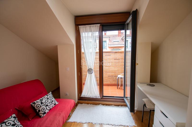 Foto ade0d077-d1c4-4af6-85fd-19bda1ef7fcf. Àtic amb calefacció a Villaviciosa - amandi Villaviciosa