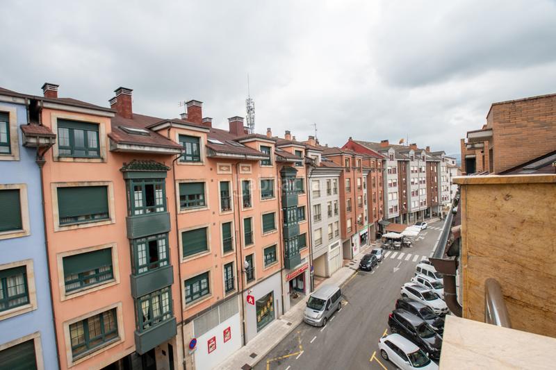 Foto b10b8c02-23fd-4945-871e-70b1f76059f5. Àtic amb calefacció a Villaviciosa - amandi Villaviciosa