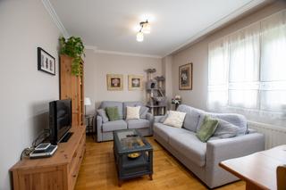 Piso  Villaviciosa - cl la oliva. Venta de piso de dos habitaciones con dos baños en villaviciosa