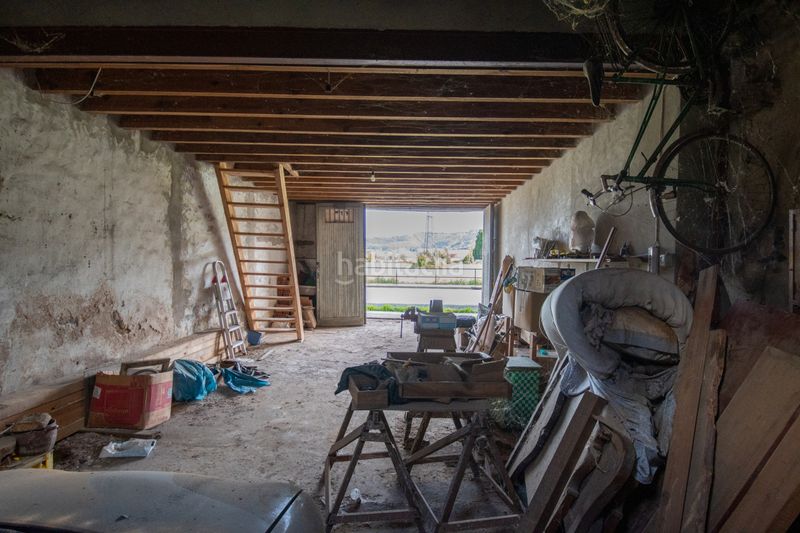 Foto a49dbffa-384d-4ccf-8faf-464dc095a741. Aparcament cotxe a Villaviciosa - amandi Villaviciosa