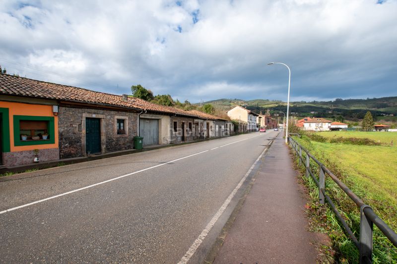 Foto f838471c-c011-4d39-8cbc-8a6934c79081. Aparcament cotxe a Villaviciosa - amandi Villaviciosa