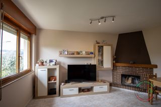 Semi detached house in Parroquias suroccidentales. Venta de casa, cuadra y tendejon con finca