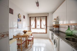 Pis a Villaviciosa - Amandi. Venta de piso de cuatro dormitorios en villaviciosaasturias
