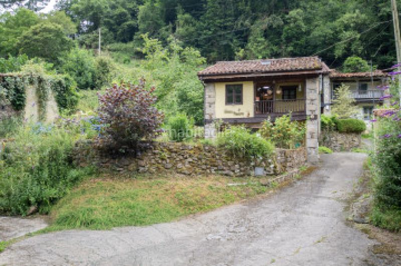 Foto ca519aaa-09b6-4aba-9b15-402622d348d3. Casa amb calefacció aparcament a Cabranes