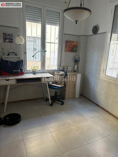 Foto 1cf31a81-6718-42e1-9336-0a2159ca6cfa. Casa estupenda casa en esquina muy bien situada zona centro en Aspe