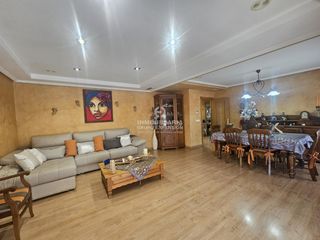 Pis a El Castillo. Espectacular piso en aspe muy bien situado con garaje y trastero