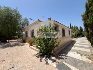 Xalet a El Castillo. Espectacular chalet en aspe con piscina y pista de tenis muy bie